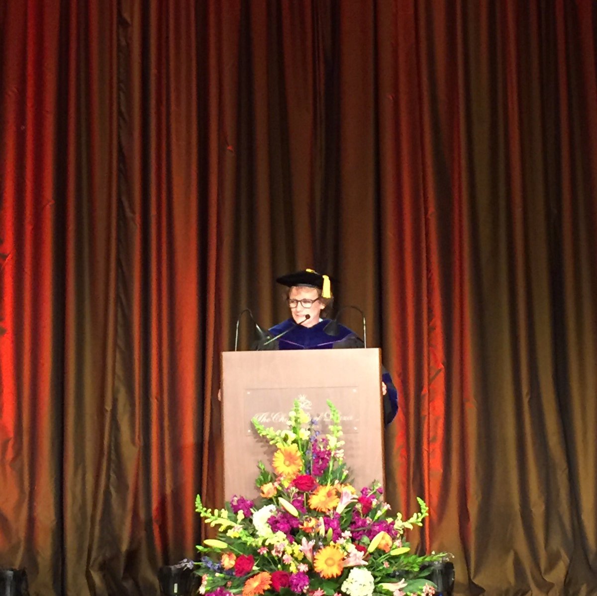 JohnLeeHuang's tweet image. 1. Meeting @DunnSdunn2; what a role model in our profession! "Surgeons save lives, PTs return people to life."