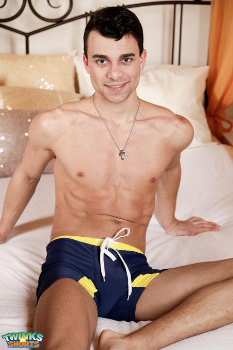 Nick Vargas 1 #twinks #jocks #bigcock #underwear #cute https://t.co/EFTnAauIH3 https://t.co/Q7iLfsPt