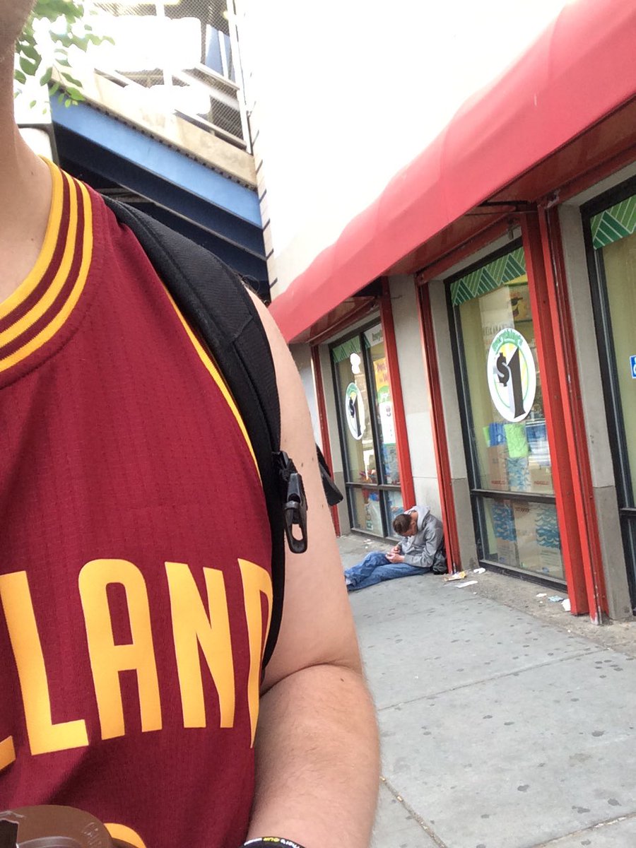 BlessYourGrind's tweet photo. #countingbuttons #gocavs https://t.co/tL6NqXMf1F