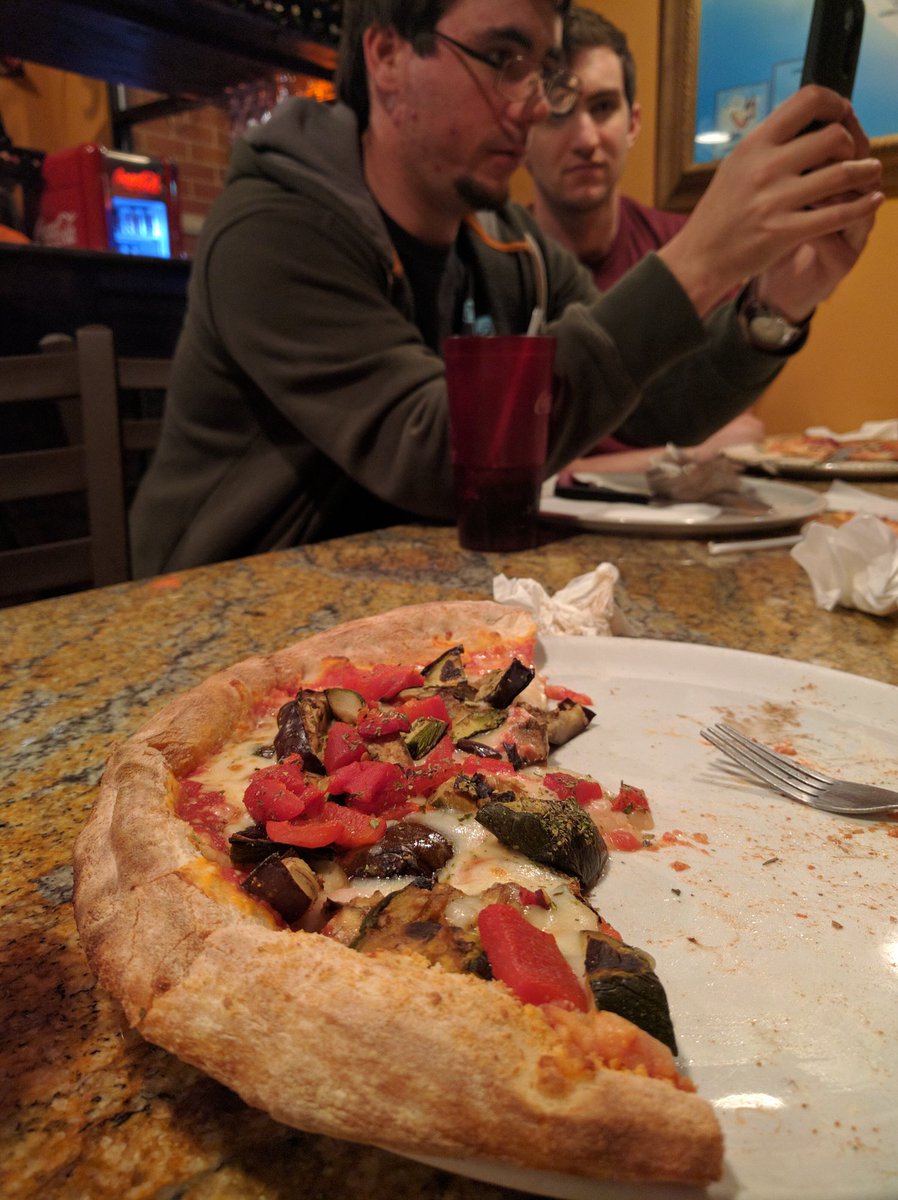 deafinitalyART's tweet photo. #dustbros #pizzaforce @HarkAMark #bloooooooo https://t.co/sgxKfTUgVC