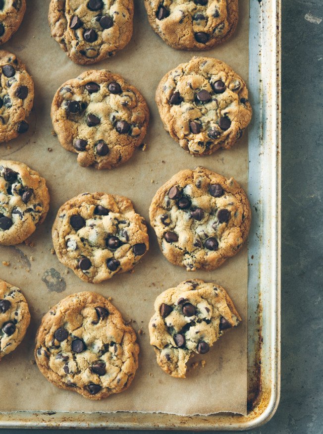 WilliamsSonoma's tweet photo. We've got your weekend baking recipe right here.

The Perfect Chocolate Chip Cookies: https://t.co/pPj5FxhyKH https://t.co/nSLqeUJz43