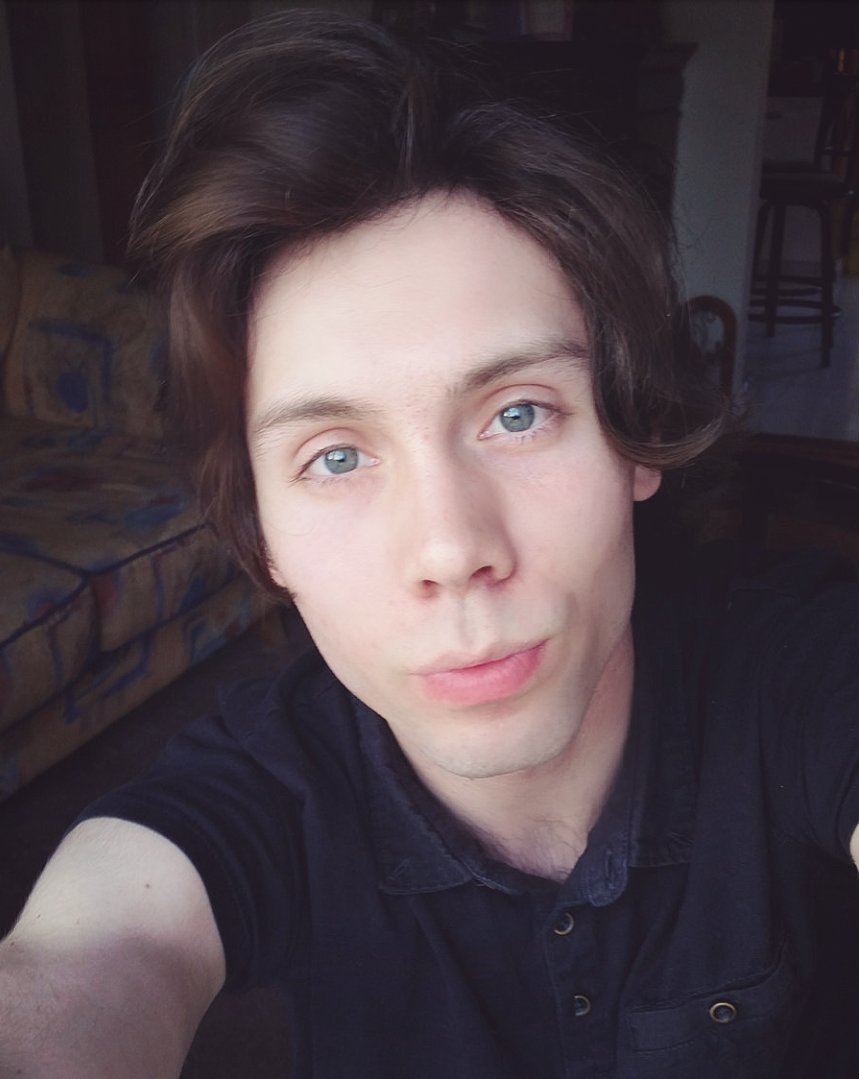 fullmooonwolves's tweet image. Posting a lil sum sum soon like music wise 😁🐺