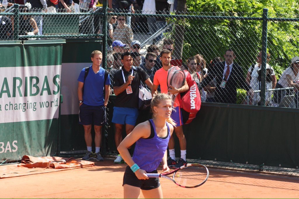 Dimichard_'s tweet photo. It's #FanFriday & #FlashbackFriday to Genie Bouchard practicing & Grisho π & waiting #Dimichard https://t.co/H1QxO0uDEp