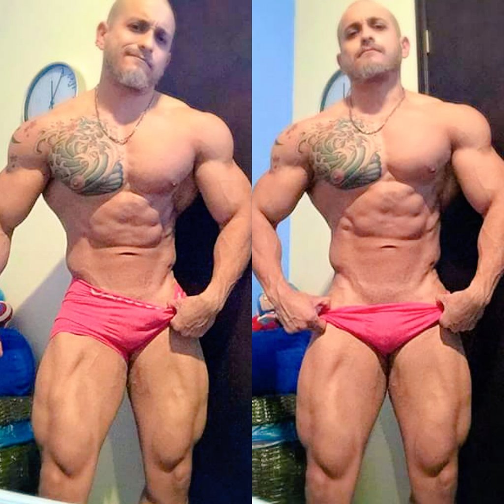 DeCabroncito's tweet photo. ♡ #bodybuilding #MUSCLEFRIDAY #hunk https://t.co/AxPLNXh9Rb