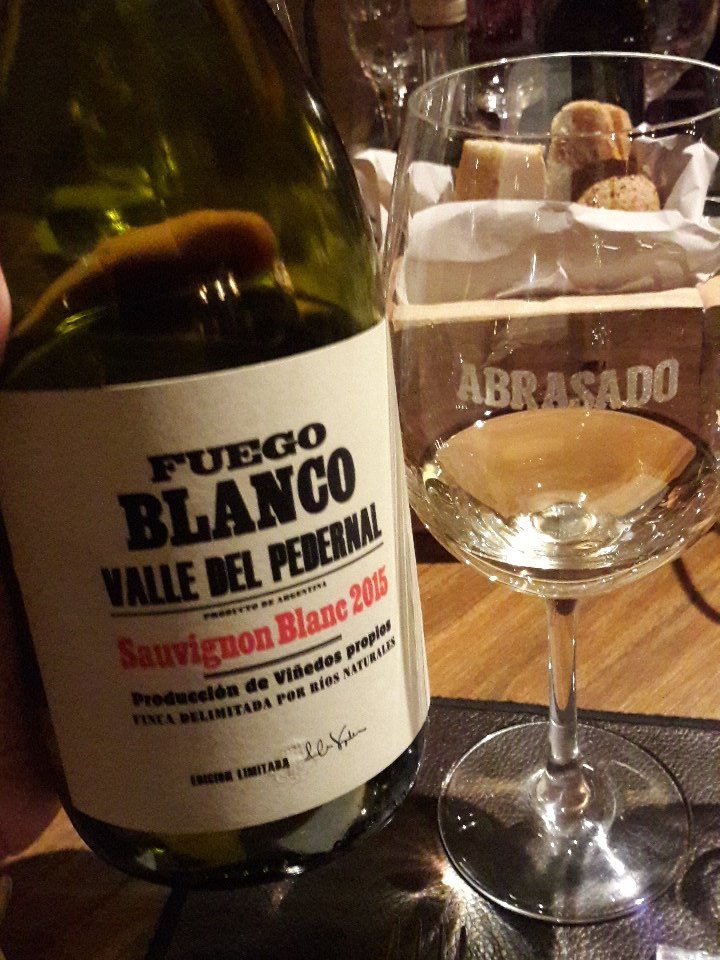 HarryPosstre's tweet photo. Arranca la cena en #Abrasado @BodegaToneles Gracias @Melmillan y @MattBerrondo Invitados con @marcoswines https://t.co/hyeiH79905