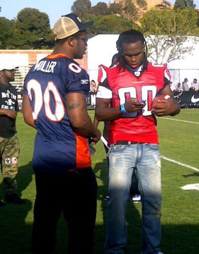 juliojones_11's tweet photo. #FBF '11 NFL Rookie Symposium w/ @Millerlite40 Shout out to the '16 NFL Rookies doing the same thing this weekend! https://t.co/MlenSDtvNJ