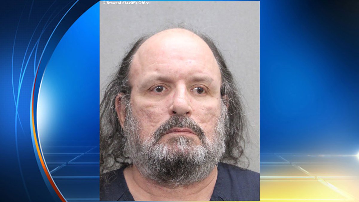 #Crime @IRSnews #IRS employee says man threatened him with shotgun bit.ly/1TM5BCI?utm_me… https://t.co/85tWNvNTEB