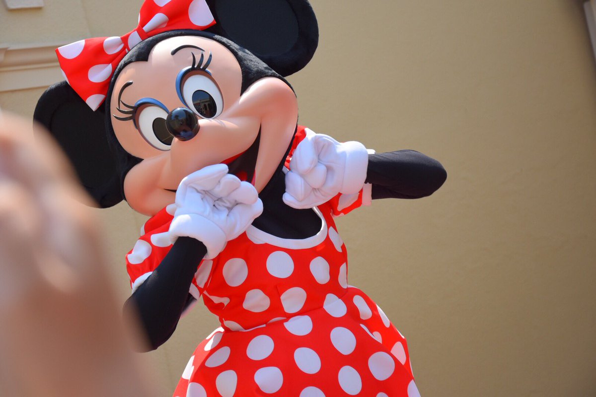 memechaaaaaa's tweet image. 前の人が入っちゃってるけどミニーちゃんきゃぴきゃぴしててかわいい💓💓