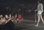 【风桥夜播】皇后乐队经典歌曲《We Will Rock You》 toutiao.com/group/62836844…