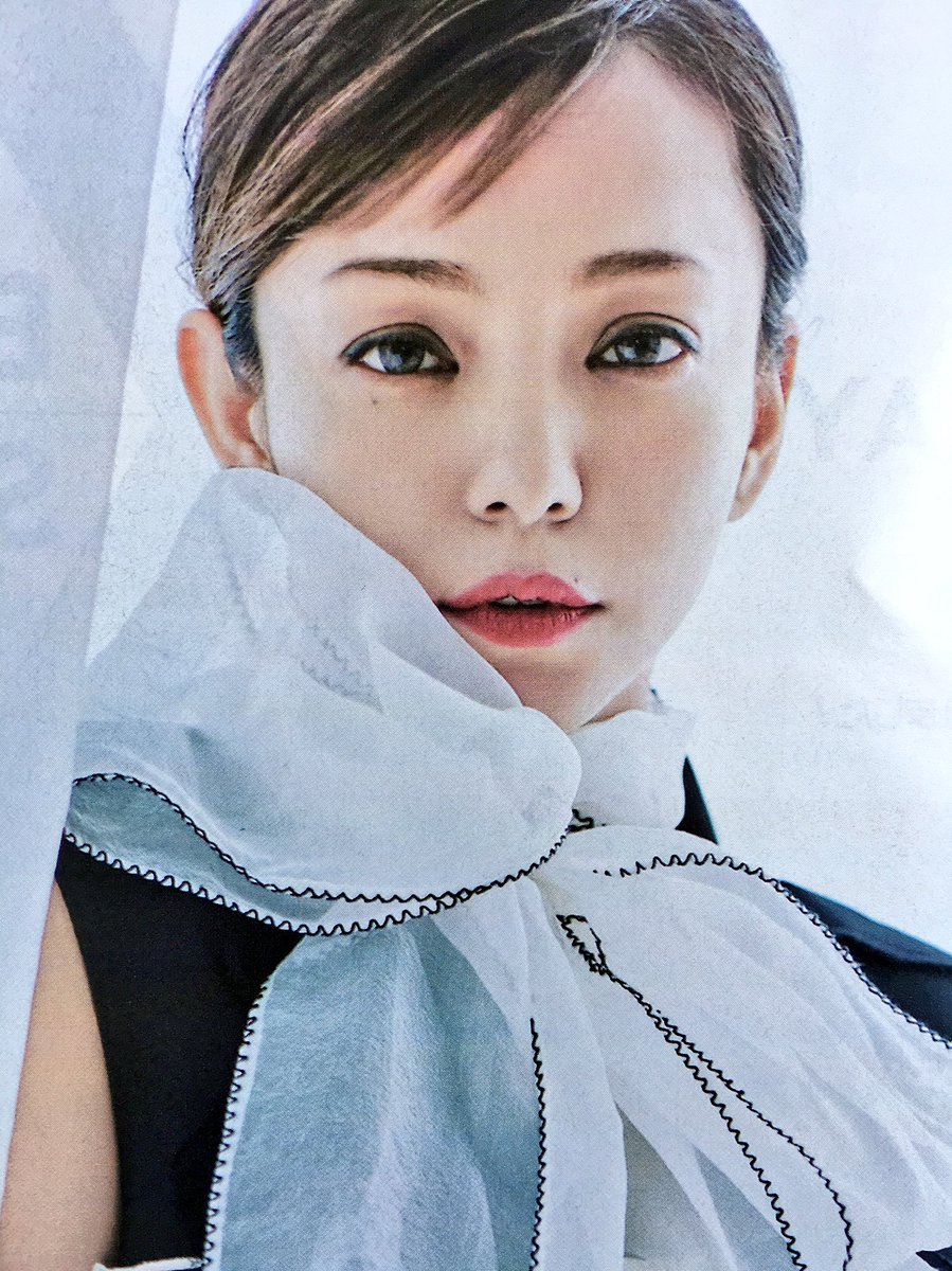 Love Namie Cat Twitterissa この前髪の真相が気になる 内側短いの 流せるようにもしているってこと それとも切っちゃってて 後ろから流してきているの どうなっているのだ インタビューは涙 この人はやっぱり素敵な人 安室奈美恵 Vivi 髪型
