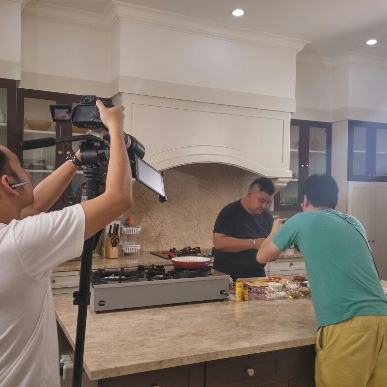 Syuting proses.... make it video tutorial on youube channel

Cooktube

Please check... 
Its so fun