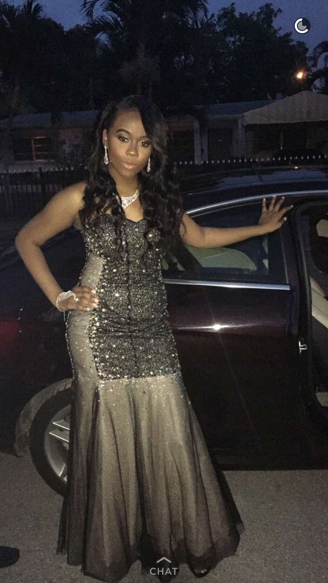 YoungWiz_134's tweet photo. My baby cousin 😍 I swear these kids grow up so fast 😩 #MiddleSchoolProm https://t.co/Cqza2kH2P4
