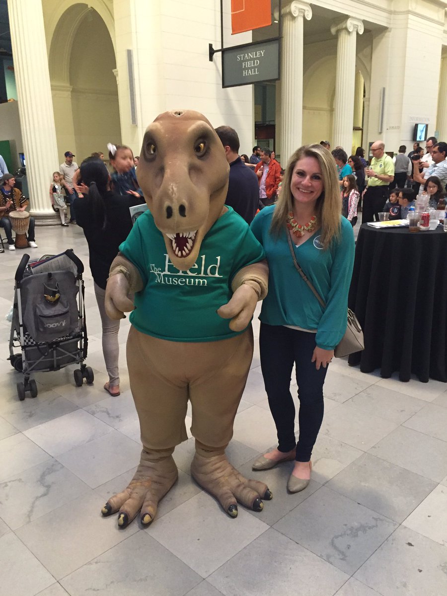 _stasia's tweet photo. #MembersNight65 at the @FieldMuseum! #Chicago #nightatthemuseum https://t.co/zh5lZTOuH2