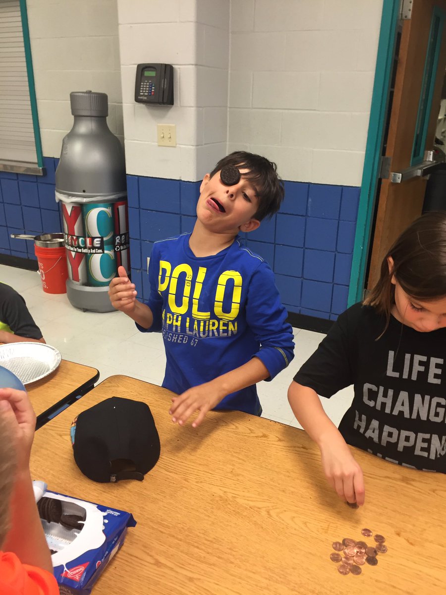 mrsmegan_smith's tweet photo. Pros at minute to win it. #sleepoveratschool #weareaphe https://t.co/Bp1kkBsuB4