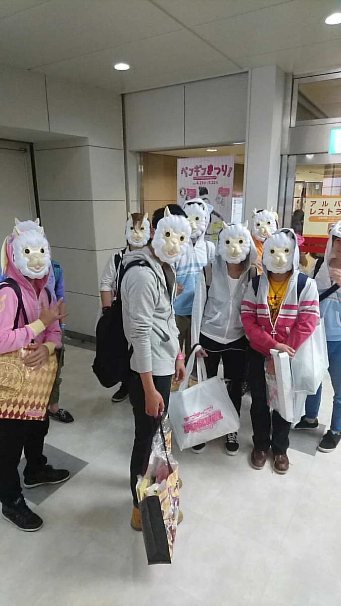 これは怖いｗラブライブのイベント会場に現れた謎の軍団怖すぎｗｗｗ