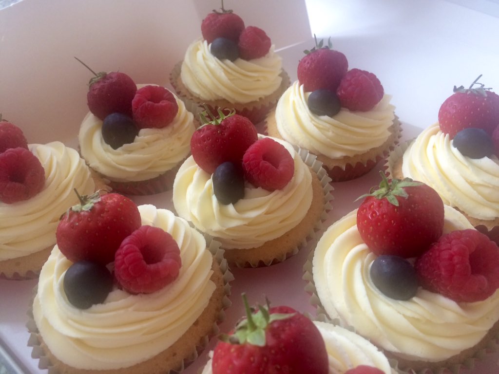 Our new season mixed berry cupcakes were teasing the tastebuds of West London yesterday... Tel:07824 705364 💕