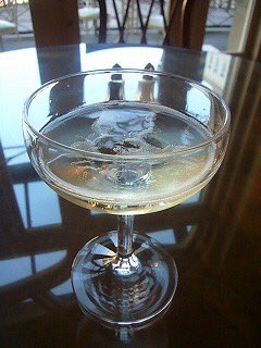 【あなたは運がいいですか？】
運が良いか？悪いか？
これは本人次第で決まる！
ピンチが訪れた時、運が良いって思える人はチャンスを掴んでますよ！
今日も五月晴れ(^-^)！
今朝の目覚めも、モーニングシャンパンも最高です(*^^*)✨