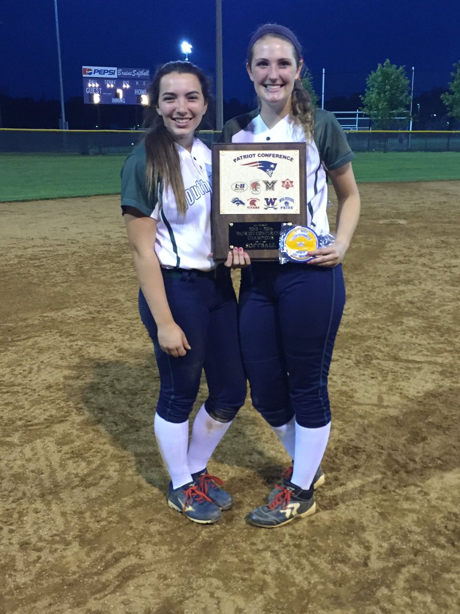 CarleyKastner's tweet photo. So happy to finally be Conference Champs :))) https://t.co/BcYz9o2QxR