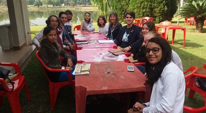 4590_Interact's tweet photo. Visita oficial RDI Rafael De Marchi Andrade ao Interact Club de Holambra! #UmPresenteParaOMundo #D4590 #ICdeHolambra https://t.co/eC3Lm5Alq8