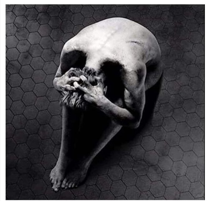 atulkasbekar's tweet image. Don't know who the photographer is but this is truly an incredible shot 👏🏽👏🏽
The Living and The Dead?