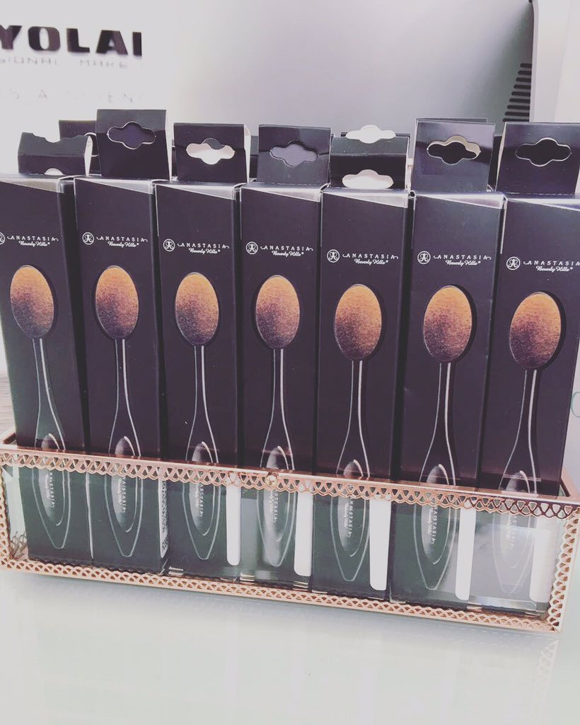 NE_BeautyStudio's tweet photo. #anastasiabeverlyhills #makeup_brushes available in store. Xx https://t.co/WYvEovLZOy