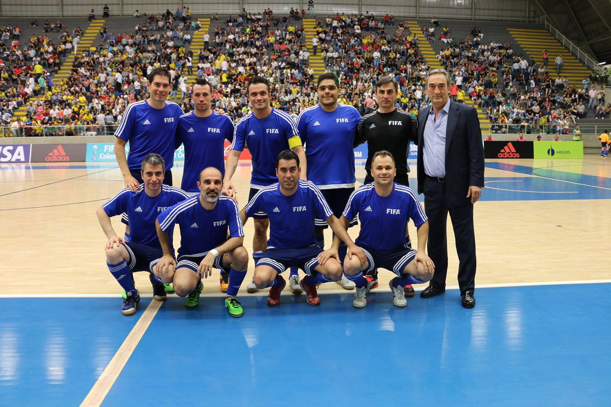 AndreuLinares9's tweet photo. Rememorando viejos tiempos!!
Victoria del equipo de las Estrellas FIFA 3-2 ( Andreu 2, Falcao) Selección Colombia https://t.co/TMKvE3X0dd