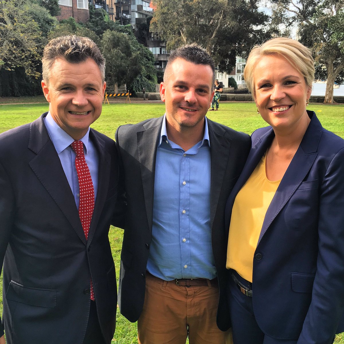 bradchilcott's tweet photo. Great day in Sydney reminding Aussies that at our best we're generous and compassionate #AustralianAid #stoptheclock https://t.co/XDlkcoz6Ps