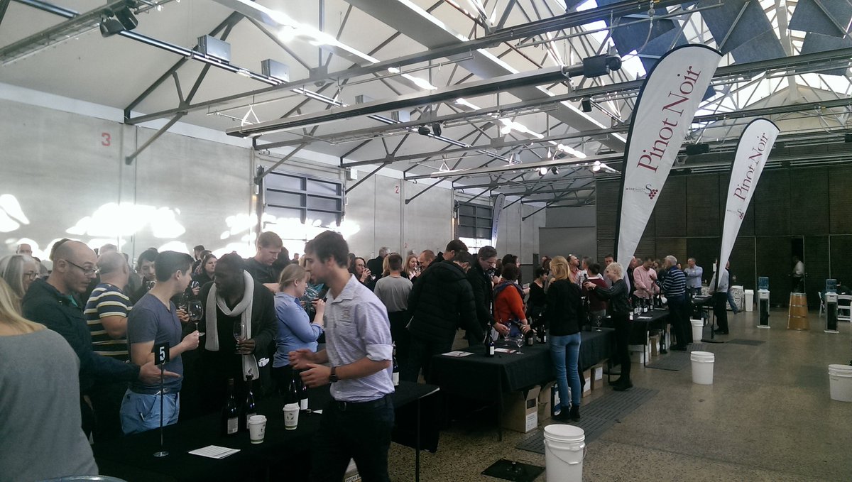 ReganDrew's tweet photo. Behind the counter...@winesouthtas 2016 #TRWW https://t.co/1DGCjdD6B4