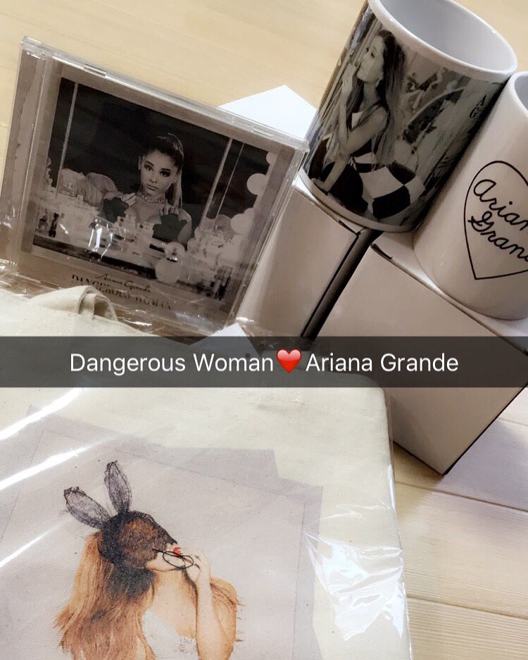 310__1999's tweet photo. #ArianaGrande
#DangerousWoman 
thx👼🏻💕@a__p__o 
嬉しすぎてどうにかなりそう https://t.co/Kz00RXbBfs