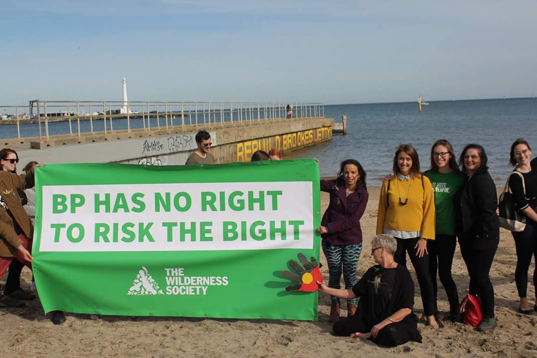 A great turnout this morning on #StKilda beach to #fightforthebight. 
#Greens16