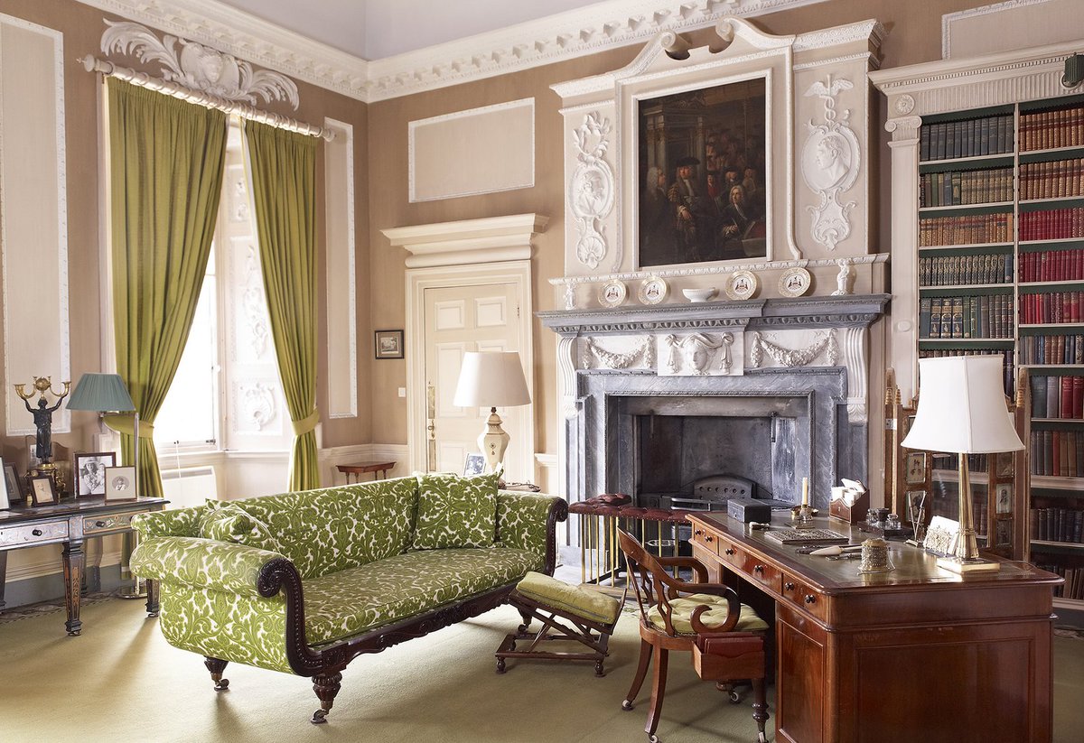 voguemagazine's tweet photo. This 18th-Century estate may have been destroyed by fire, but some amazing pieces survived. https://t.co/9CJqG3CU2k https://t.co/wYvZgKAn2N