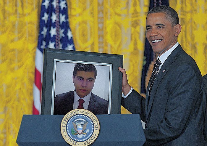 Erick Salmerón wins – Obama presents the new presidential candidate #president #generalele… ift.tt/1Ttl4Kx