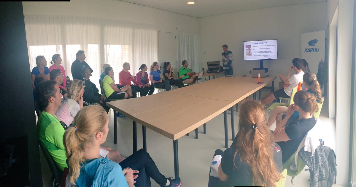 LOOPVLR's tweet photo. @GerardNijboer1 Hardloopclinic in @castellumcafe! Voorbereiding op @DivaRunLR of @LOOPVLR bij @loopfestival LR! https://t.co/hzRxr7UBNO