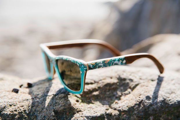 StandardNeeds's tweet image. Shwood uses real sea shells for new collection. Launch in stores and online at bit.ly/uhCD7p June 20th.