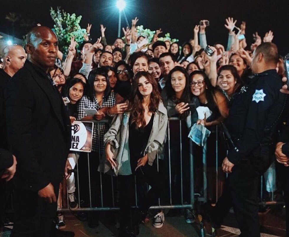 TheRevivaITour's tweet photo. Family! 💜 #RevivalTourFresno https://t.co/5ArtI5e6L0