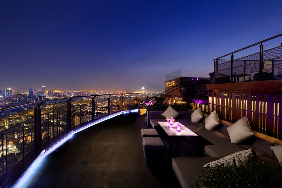 uniquelybangkok's tweet photo. Top Nightlife Experiences in #Bangkok   [https://t.co/xhlqryqRPl] via @ranker #ZoomSkyBar https://t.co/mPamCTeNPu