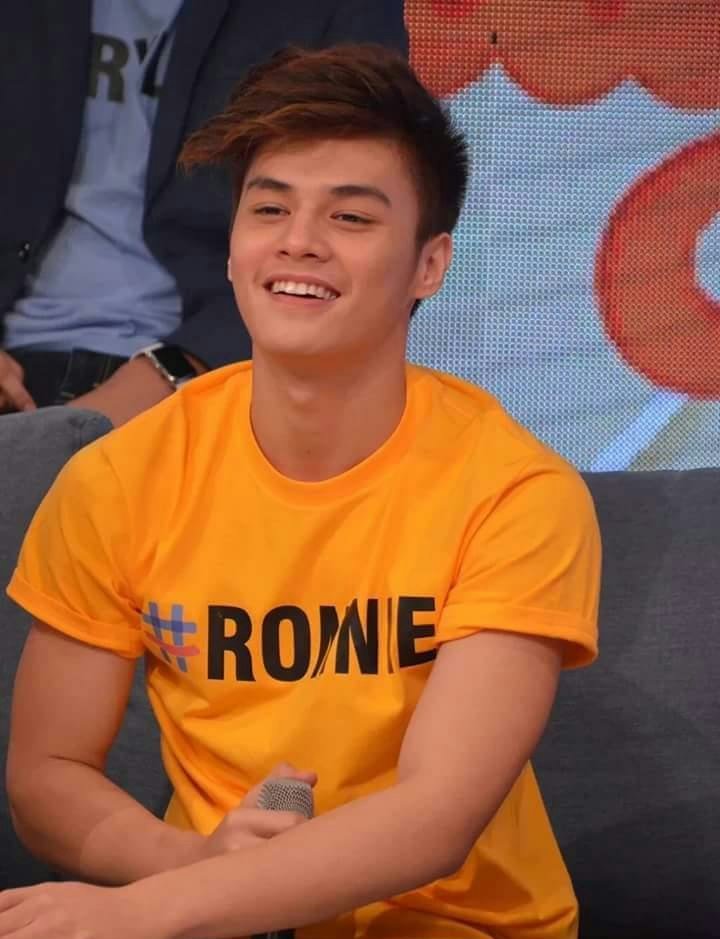 R2Sweetheartss's tweet photo. Dear Future Husbandβ¬β©βͺ @iamr2alonte πβ€π
#ShowtimeFUNaLo https://t.co/OxB8ovwa88