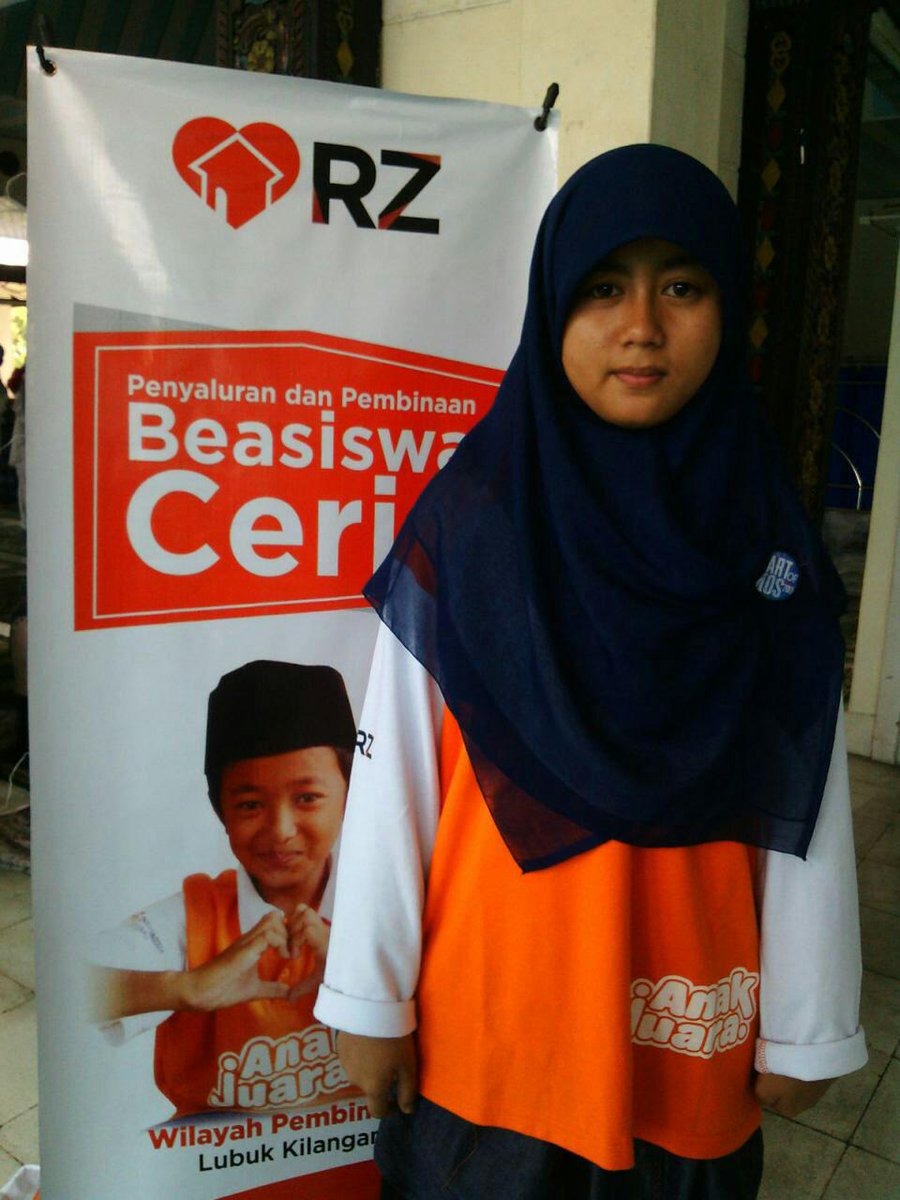 ID_juara's tweet image. Tes Tahfidz, Dian P., Anak Juara @rumahzakat Padang lulus Pendidikan Dokter Univ. Andalas Padang #SharingHappiness