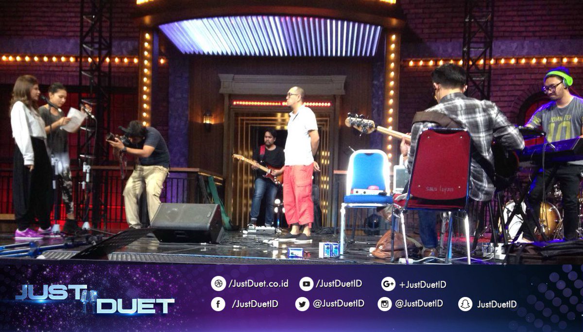 Semangat vocal coaching sama <a href="/irvnat/">Irvan Natadiningrat</a> ya @Sara_JDI dan @meichanmunos!!! #JustDuetID <a href="/netmediatama/">Netmedia</a>
