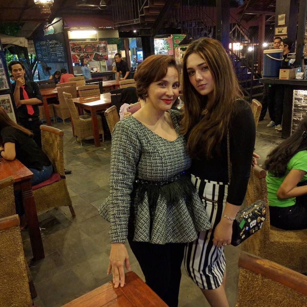 bettybanafee's tweet photo. Bond JB 's girl  at #Banafee #banafeevillage.. From #gempaksuperstar #080516 | Instagram https://t.co/MNmzUCUzZO https://t.co/lGrnJhRhvY