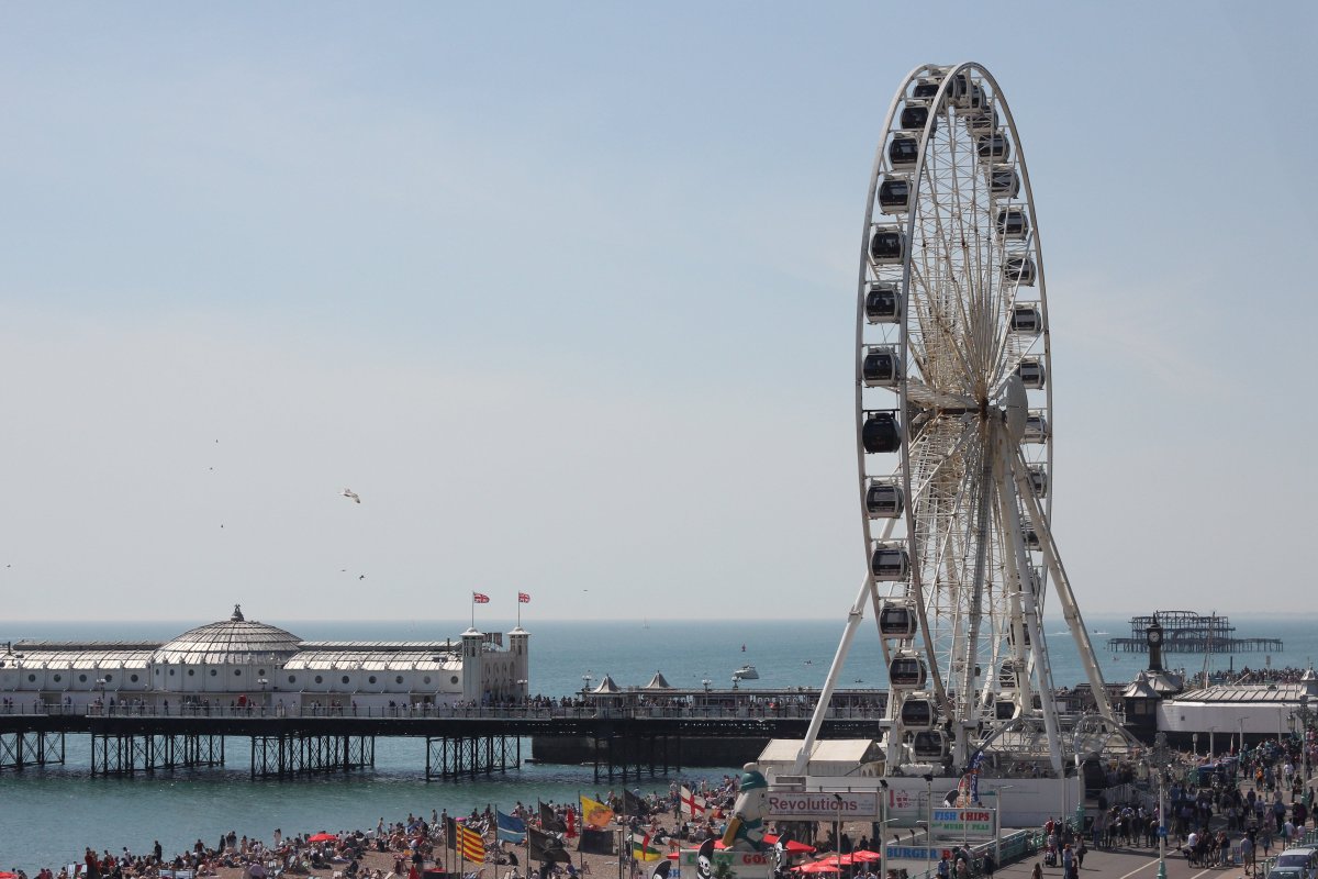 Airhead2's tweet photo. @BrightonWheel yesterday surrounded by the great British public - it will be missed!  @brightonargus @MagicBrighton https://t.co/pZyy94Tpm4