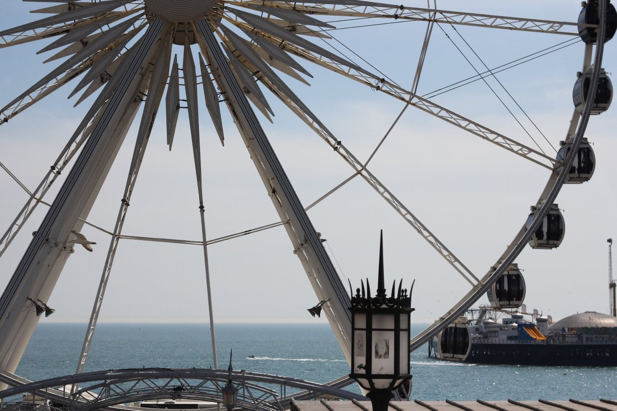 Airhead2's tweet photo. @BrightonWheel yesterday surrounded by the great British public - it will be missed!  @brightonargus @MagicBrighton https://t.co/pZyy94Tpm4
