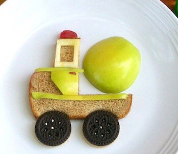 Make mealtimes fun for little ones  #britishsandwichweek #stresslessweaning