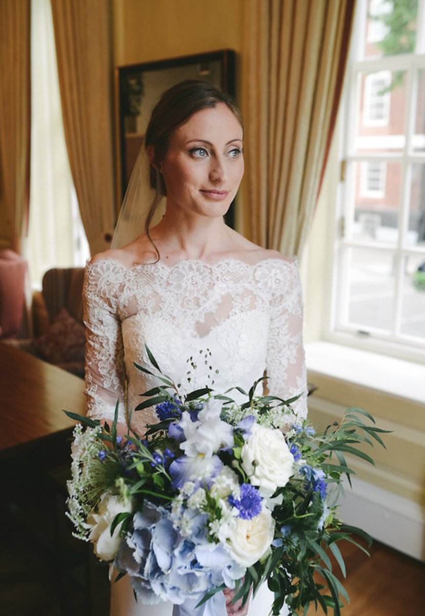 FreshFacedLDN's tweet photo. The Stunning Anna on her wedding day in Temple #makeup and #hair by @FreshFacedLDN https://t.co/v1IlnYaLBo