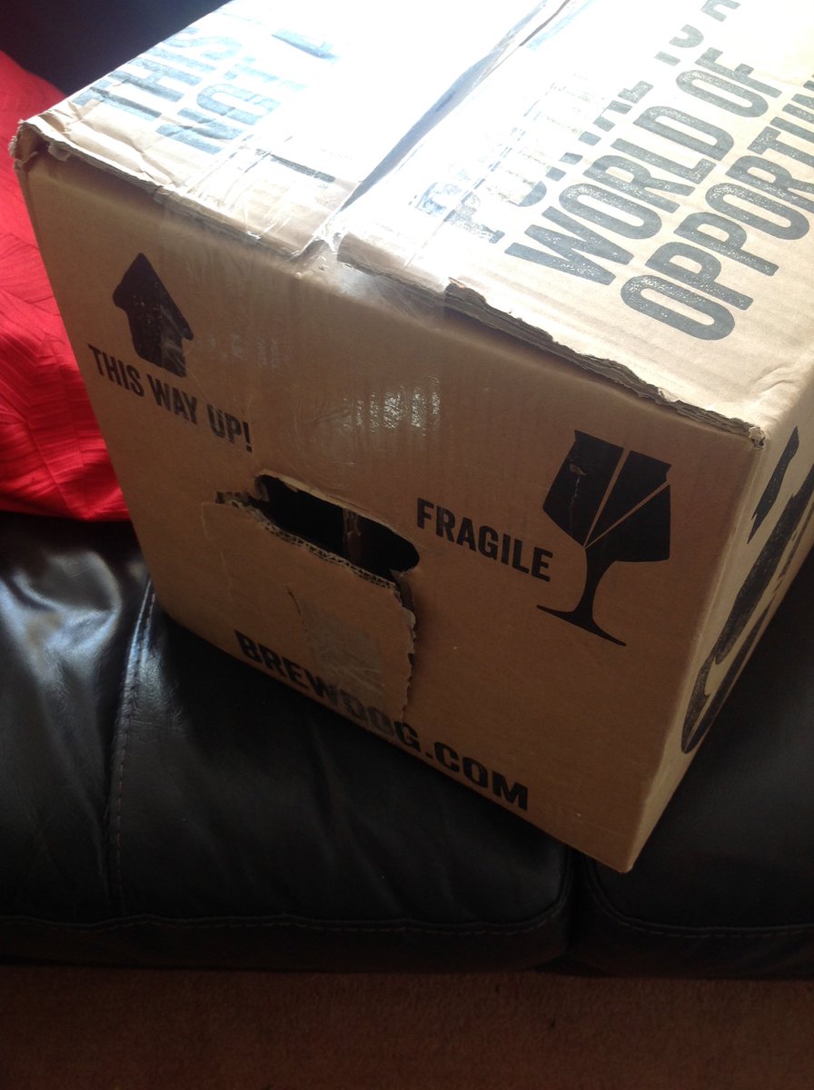 S__Morrish's tweet photo. £5 postage. Delivered on its side. Are #fragile and #thiswayup not clear enough? @parcelforce @brewdog https://t.co/JLRqSmD1re