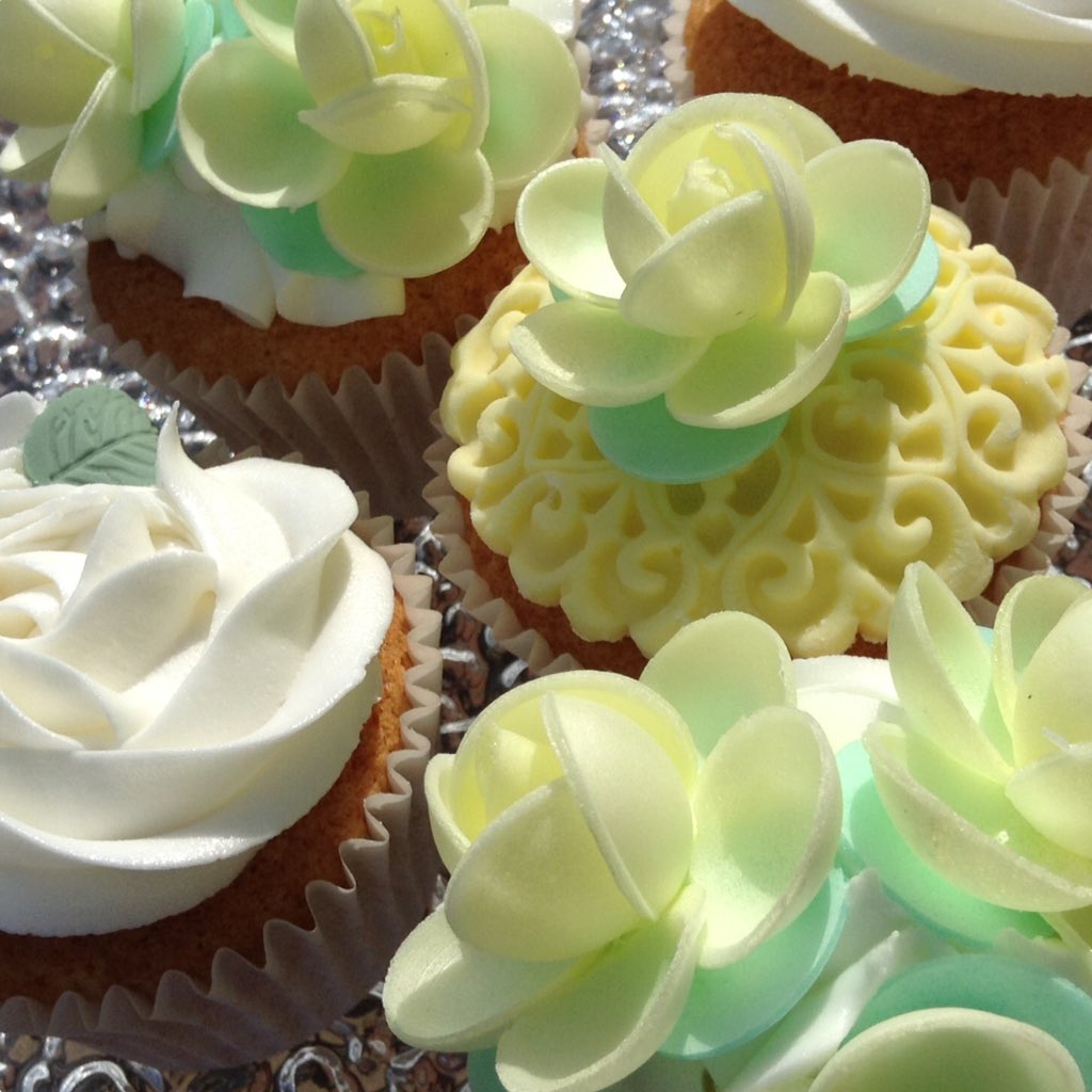PmintCupcakery's tweet image. Summer is finally here 🌞 sunny #lemoncupcakes to complement your BBQ