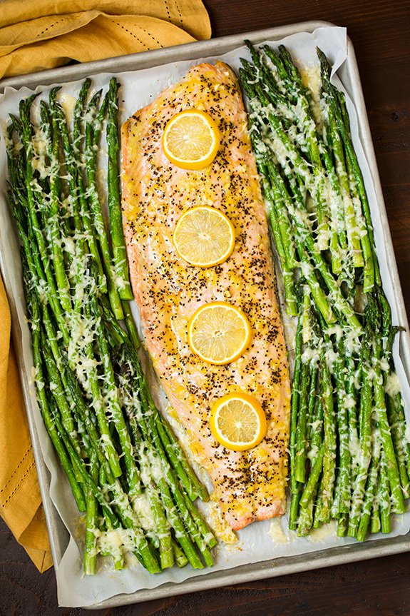 EatChesters's tweet photo. One Pan Roasted Lemon Pepper Salmon and Garlic Parmesan Asparagus #fish #recipe
https://t.co/upzHevuHsW https://t.co/wQuSPGLzgo