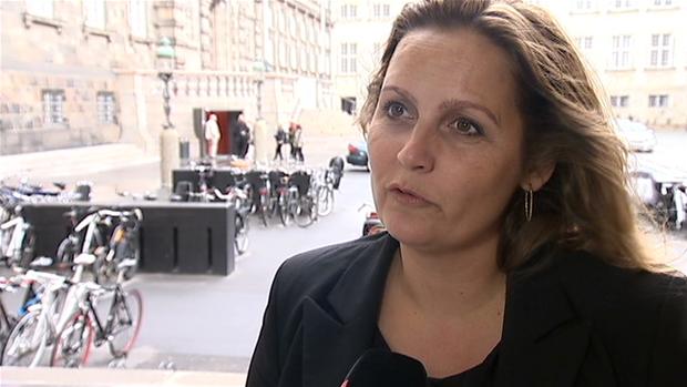 FrkGitte's tweet photo. Ring til oppositionen v @PiaOlsen og få svar på dit spørgsmål om socialismen @P1radio kl. 12.15-13 https://t.co/5NYeQTocxx