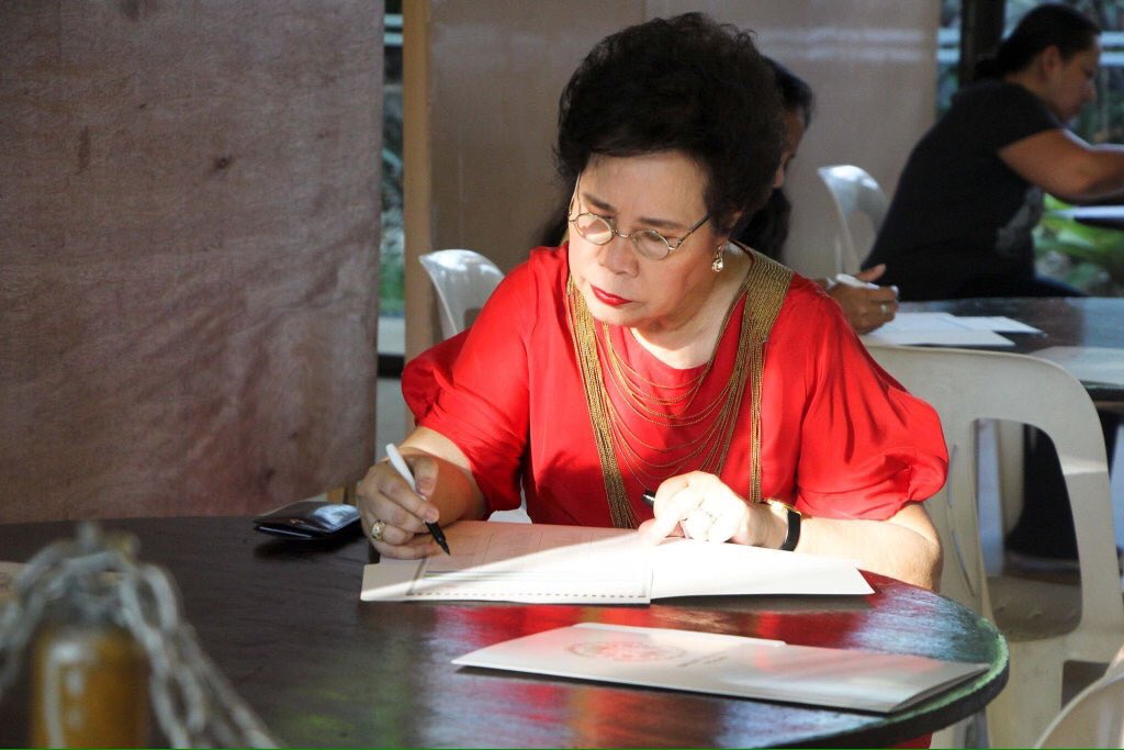 PapaJackAdvices's tweet photo. Madam, no matter what happens, we will always remember how much you have loved this country. ❤️ #MIRIAMforPRESIDENT https://t.co/FAP3BZJ5Th