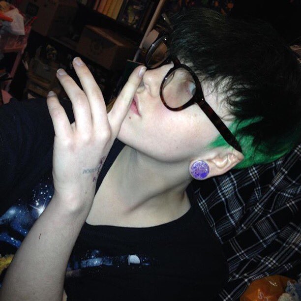 irlkuroko's tweet photo. RT me please , I like friends. {gaysmolboi} 💯👑 single https://t.co/vXRmpUrkmW
